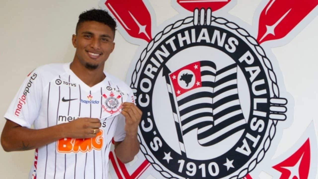 Éderson é anunciado pelo Corinthians