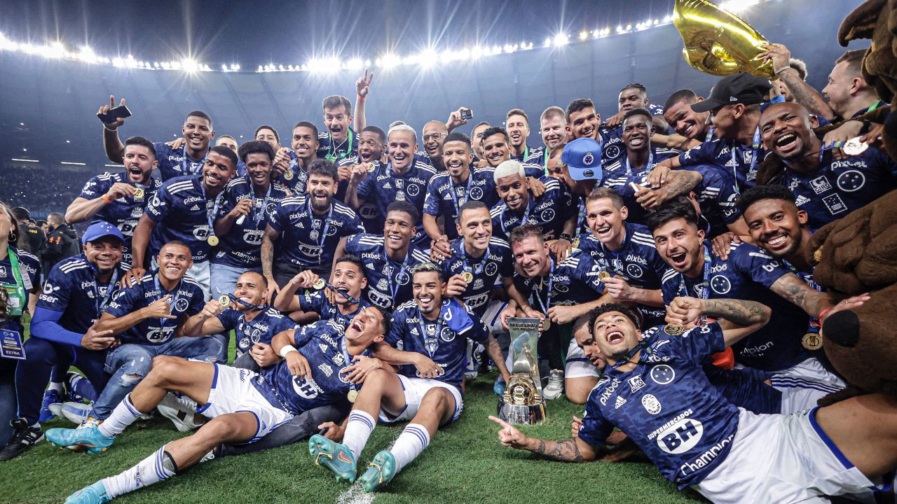 Cruzeiro comemorando título