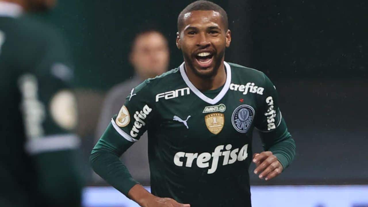Cruzeiro e Palmeiras avançam em negociação do atacante Wesley
