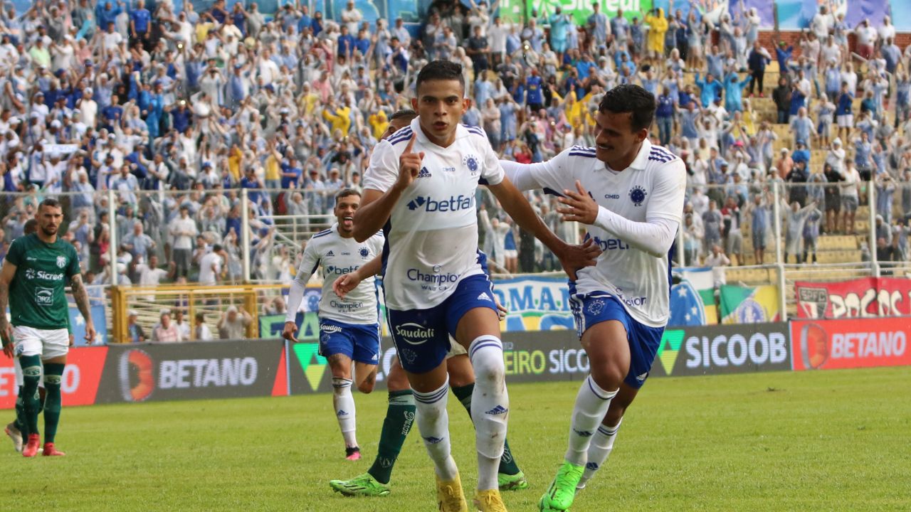 Bruno Rodrigues comemora gol