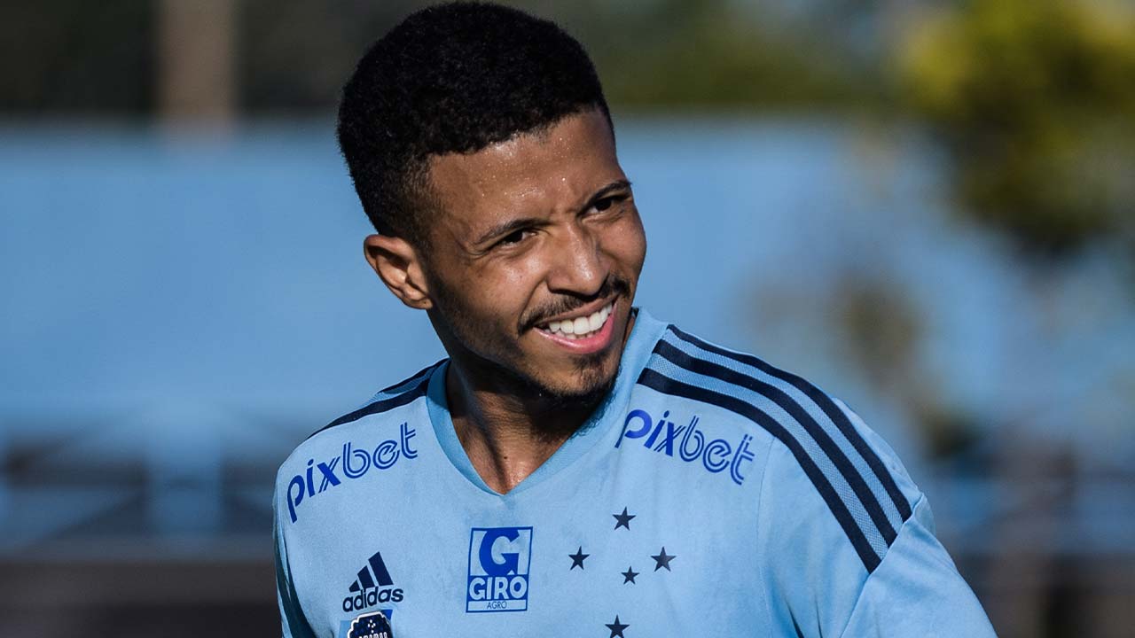 Após deixar o Cruzeiro, Marquinhos Cipriano acerta com Avaí