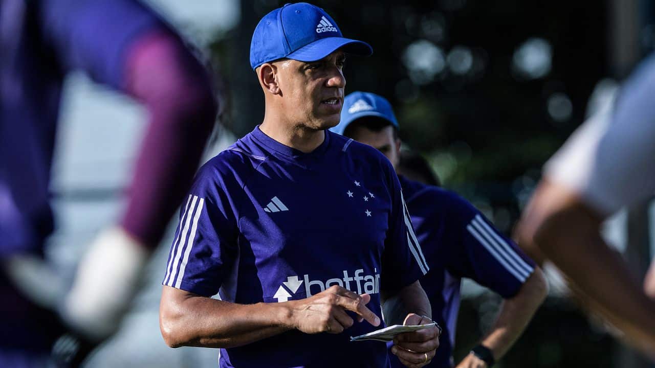 Pepa, técnico do Cruzeiro, na Toca II