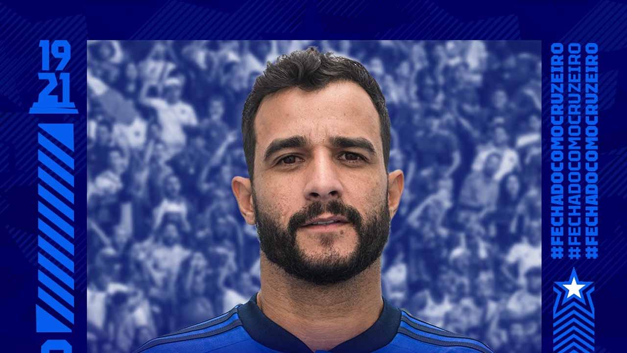 Cruzeiro oficializa contratação de Henrique Dourado