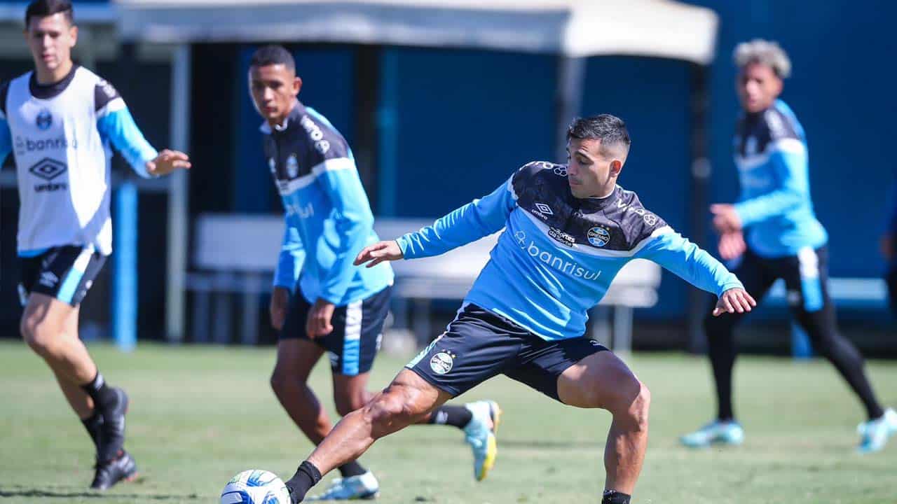 Grêmio fecha treino visando partida contra o Cruzeiro
