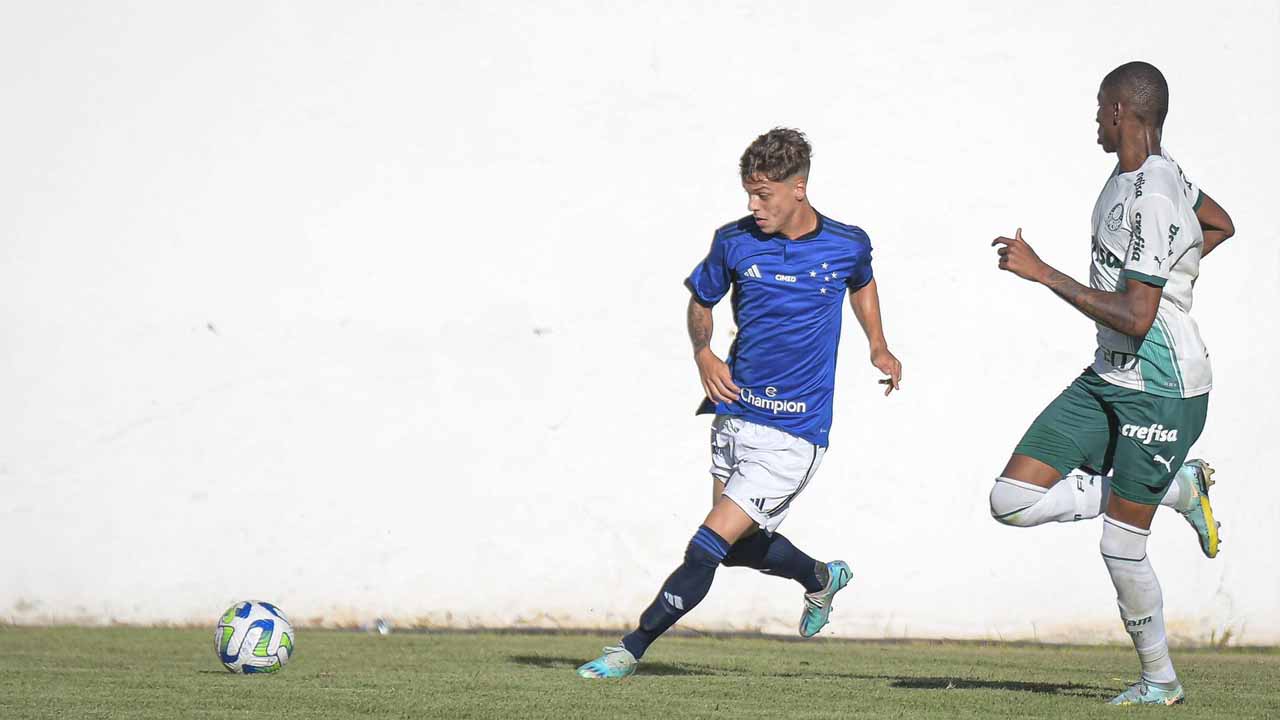 Contratado para temporada 2023, Vitinho começa a se destacar no Sub-20 do Cruzeiro
