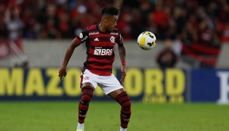 Wesley desfalca o Flamengo contra o Fortaleza - Coluna do Fla