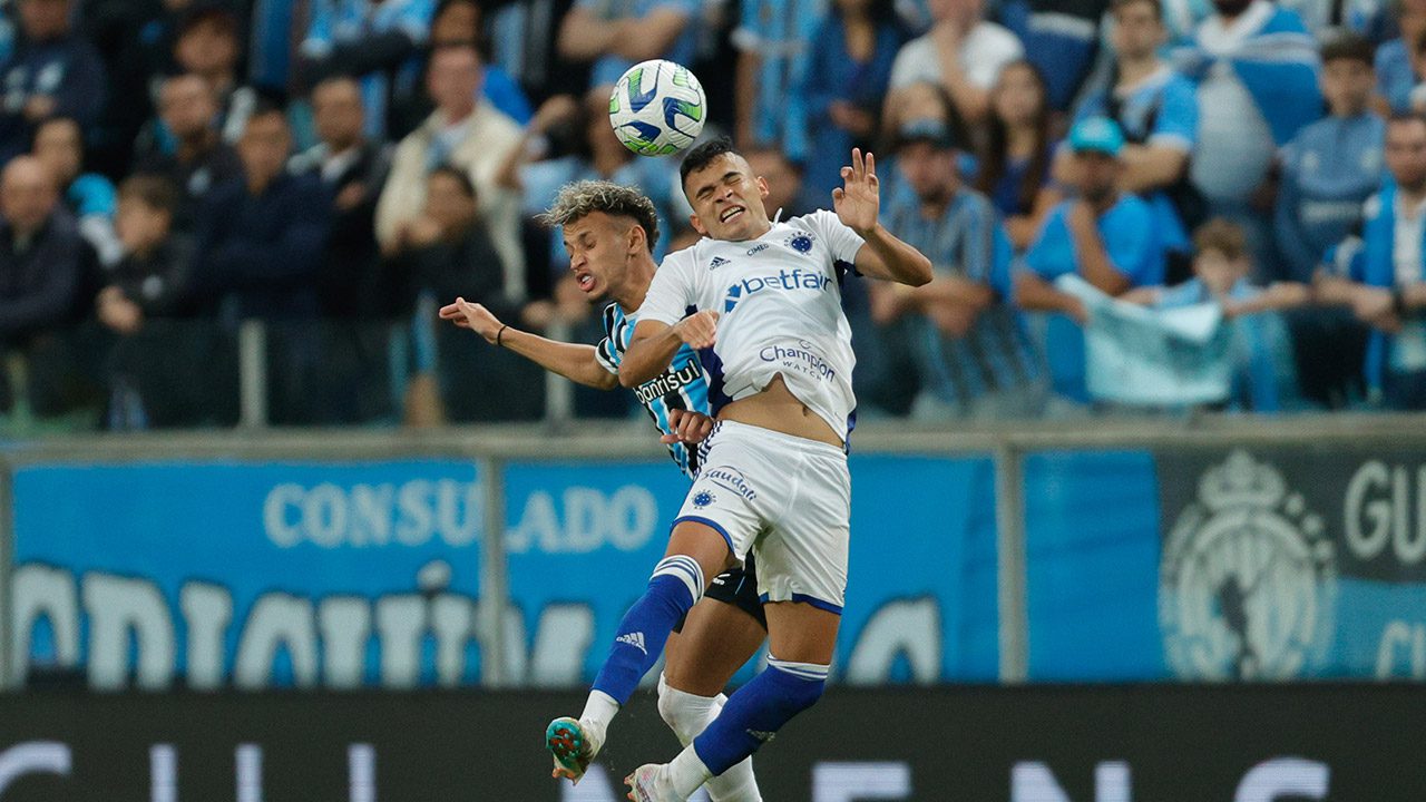 Copa do Brasil: Grêmio e Cruzeiro empatam em jogo de golaços