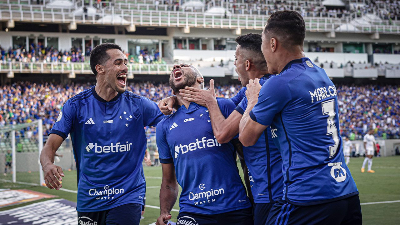 Wesley desencanta, Cruzeiro vence o Santos e engata terceira vitória no  Brasileirão