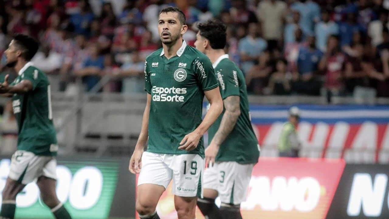 Goiás perde zagueiro titular absoluto para jogo diante do Cruzeiro