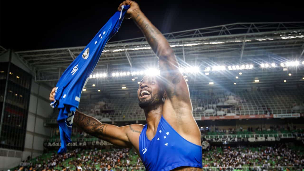 Ex-Cruzeiro, Dedé oficializa sua aposentadoria