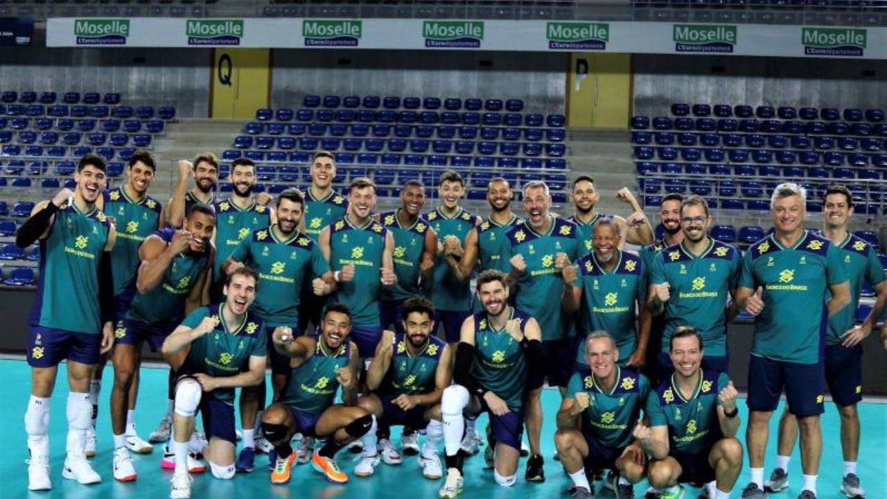 Seleção brasileira treina na França