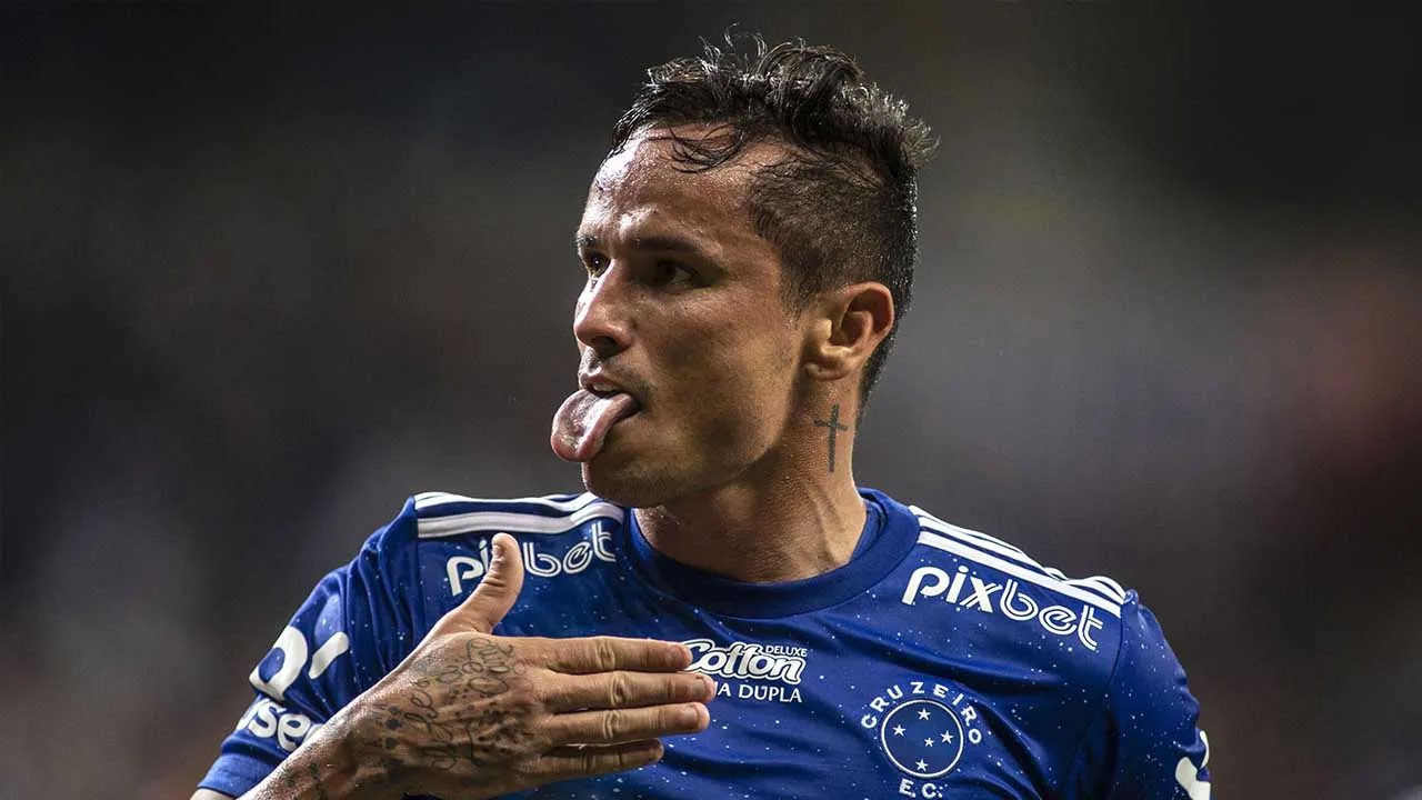 Jornalista revela valor que Cruzeiro receberá por venda de Edu ao Coritiba