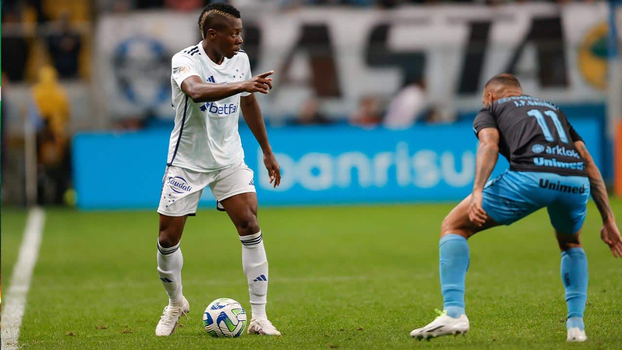Com atuação pífia, Cruzeiro sofre goleada do Grêmio fora de casa