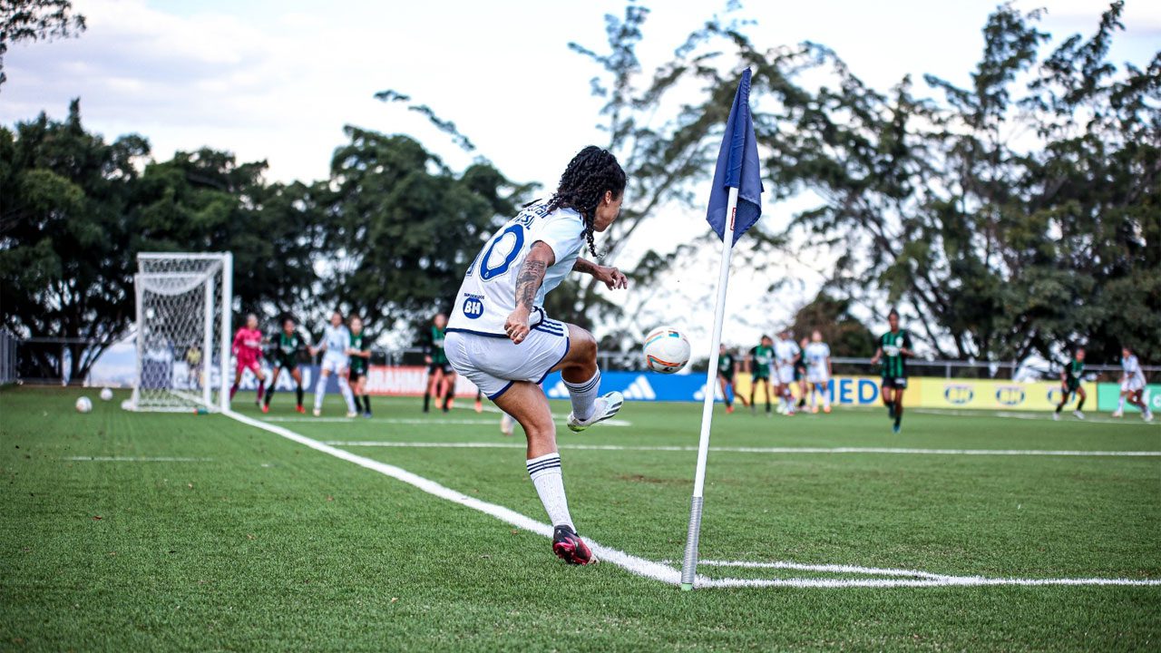 Futebol Feminino: Cruzeiro empata com o América em jogo-treino na Toca da Raposa 2
