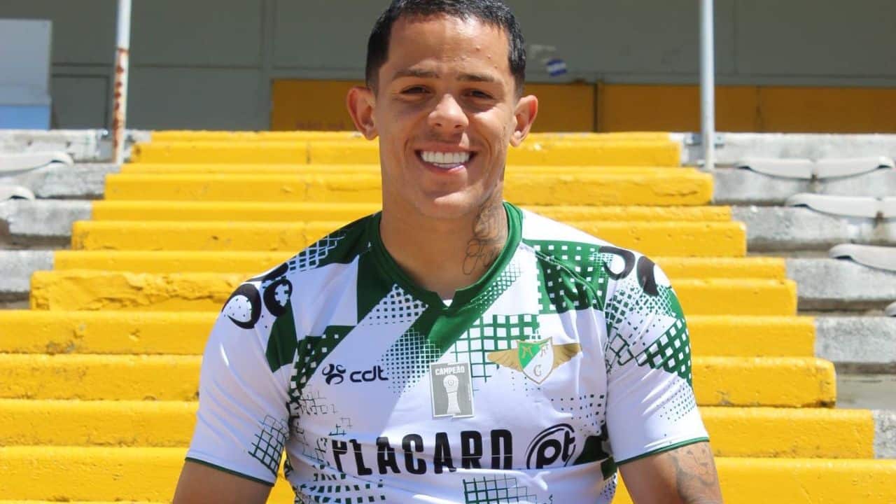 Wallisson, ex-Cruzeiro, em anúncio