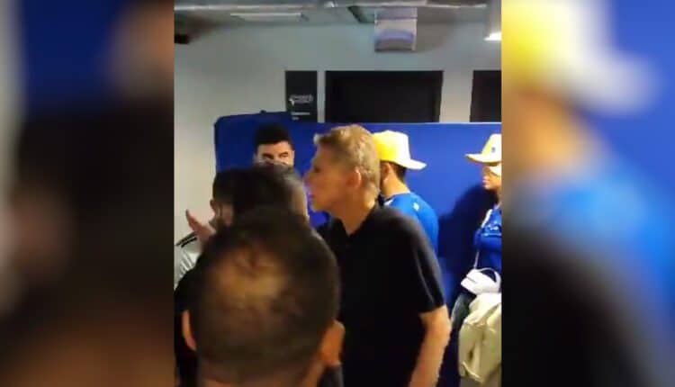 Torcedores cobram Paulo Autuori no Mineirão após empate do Cruzeiro com Bragantino