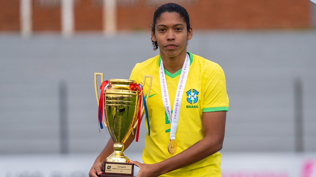 Jogadora do Cruzeiro é campeã com a Seleção Feminina sub-19