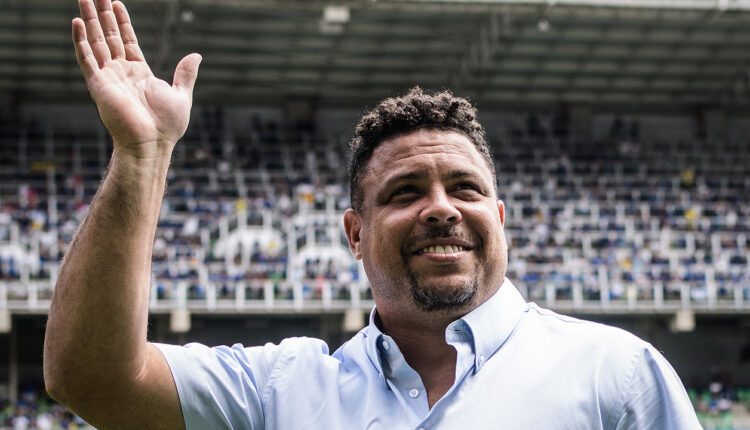 Ronaldo completa 47 anos nesta segunda-feira e cita ex-Flamengo como ídolo de infância