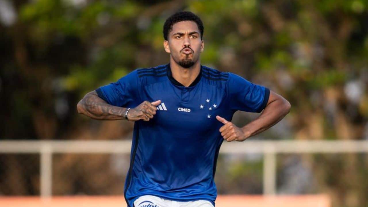 Zagueiro do Cruzeiro provoca rival