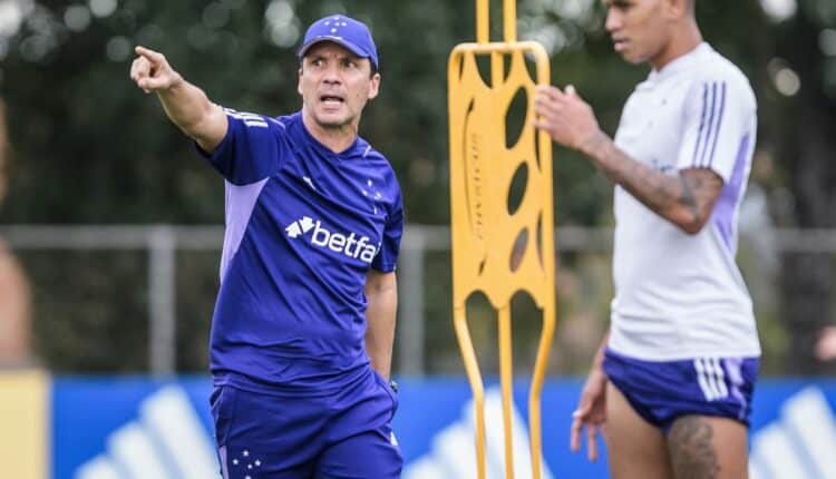 Zé Ricardo no 1° treino no Cruzeiro