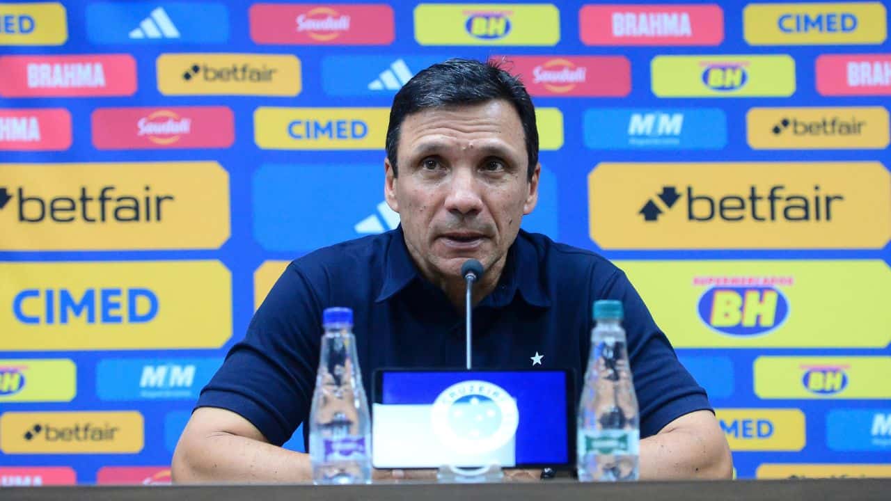 Zé Ricardo em coletiva