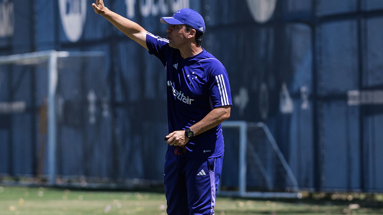 Zé Ricardo, técnico do Cruzeiro