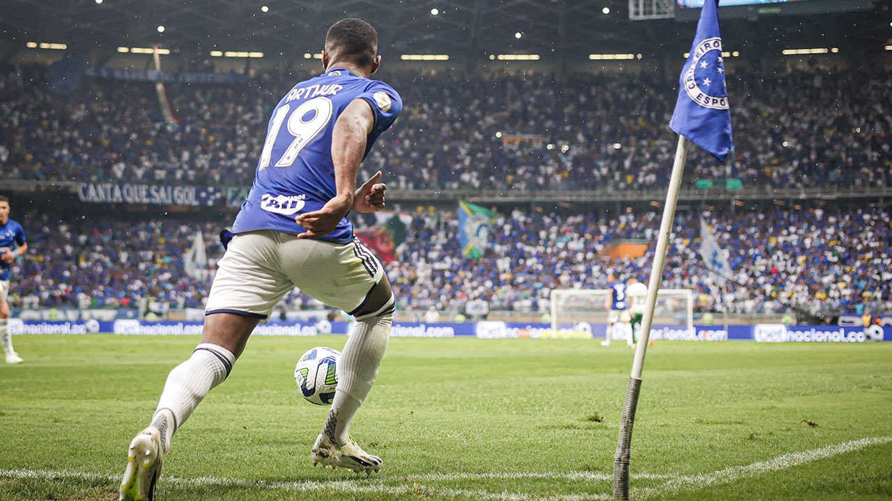 Com futebol pífio, Cruzeiro empata com o América e segue na briga contra o rebaixamento