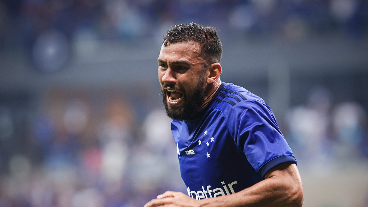 Castán celebra primeiro gol pelo Cruzeiro e fala sobre semanas sem jogos: "Período intenso”