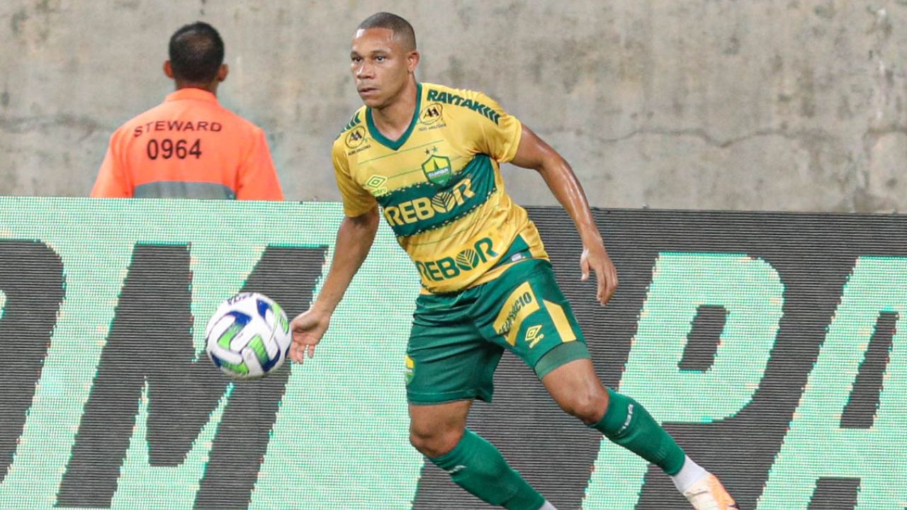 Wellington Silva desfalca Cuiabá contra Cruzeiro