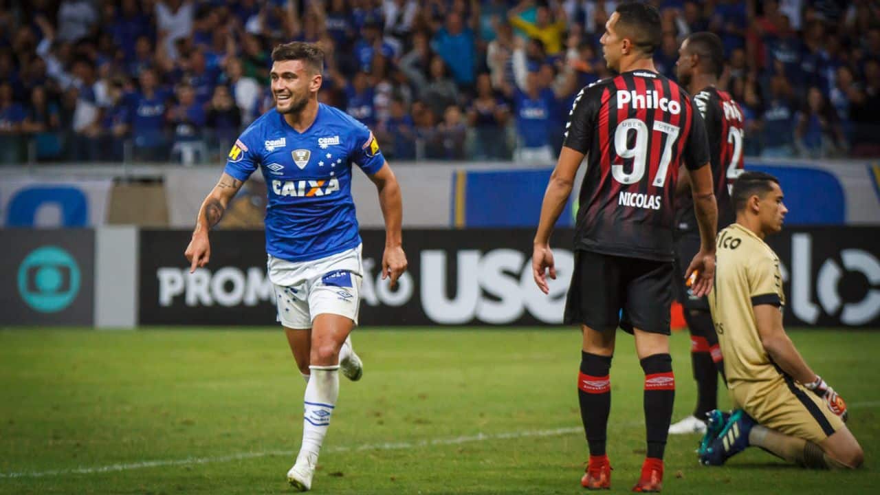 Cruzeiro venceu em 2018 com gol de Arrascaeta