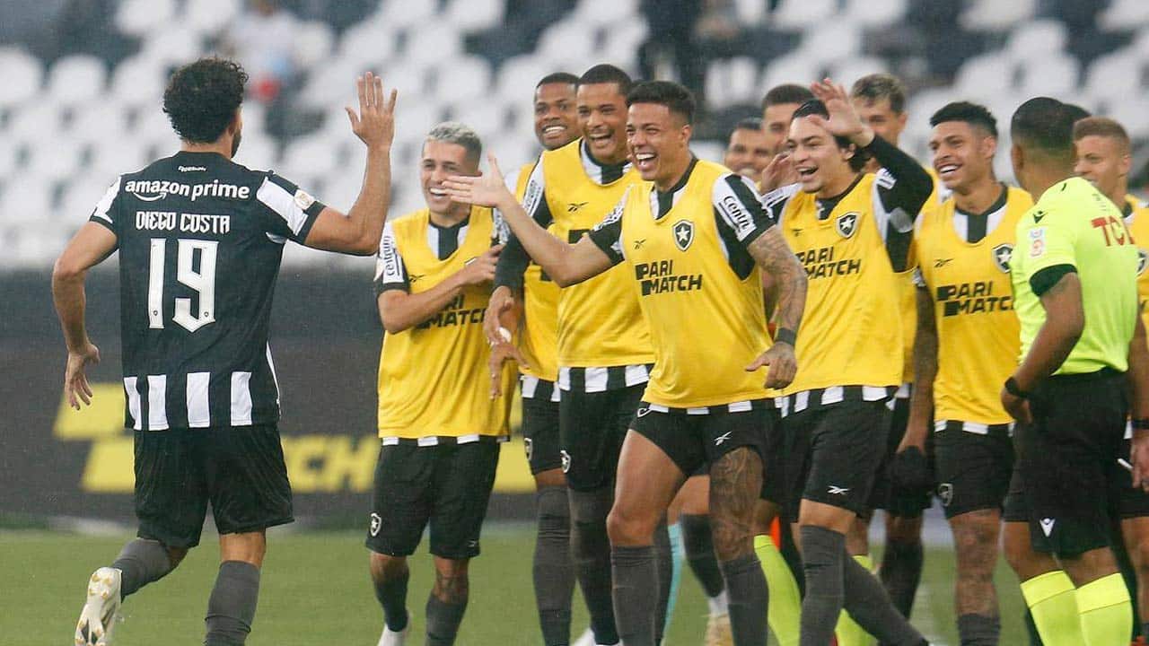 Diego Costa se recupera de lesão e reforçará o Botafogo contra o Cruzeiro