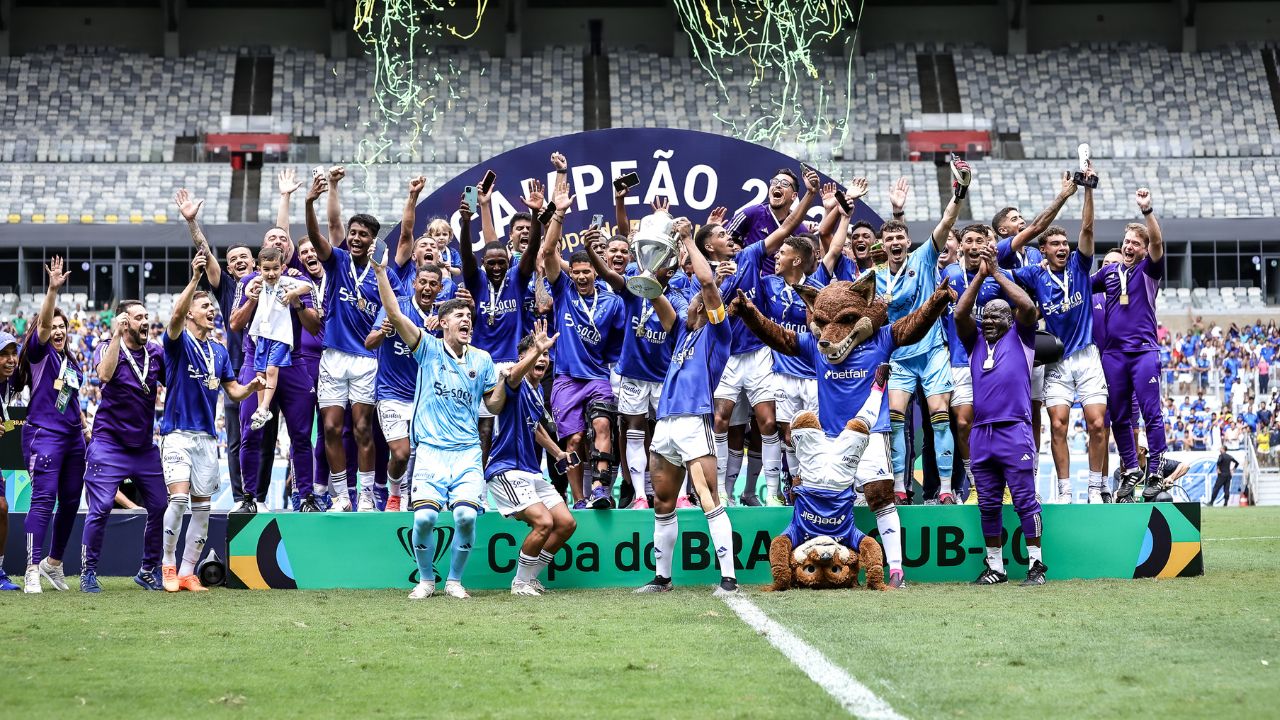Base do Cruzeiro encerra 2023 com saldo positivo e com expectativa ainda melhor para 2024
