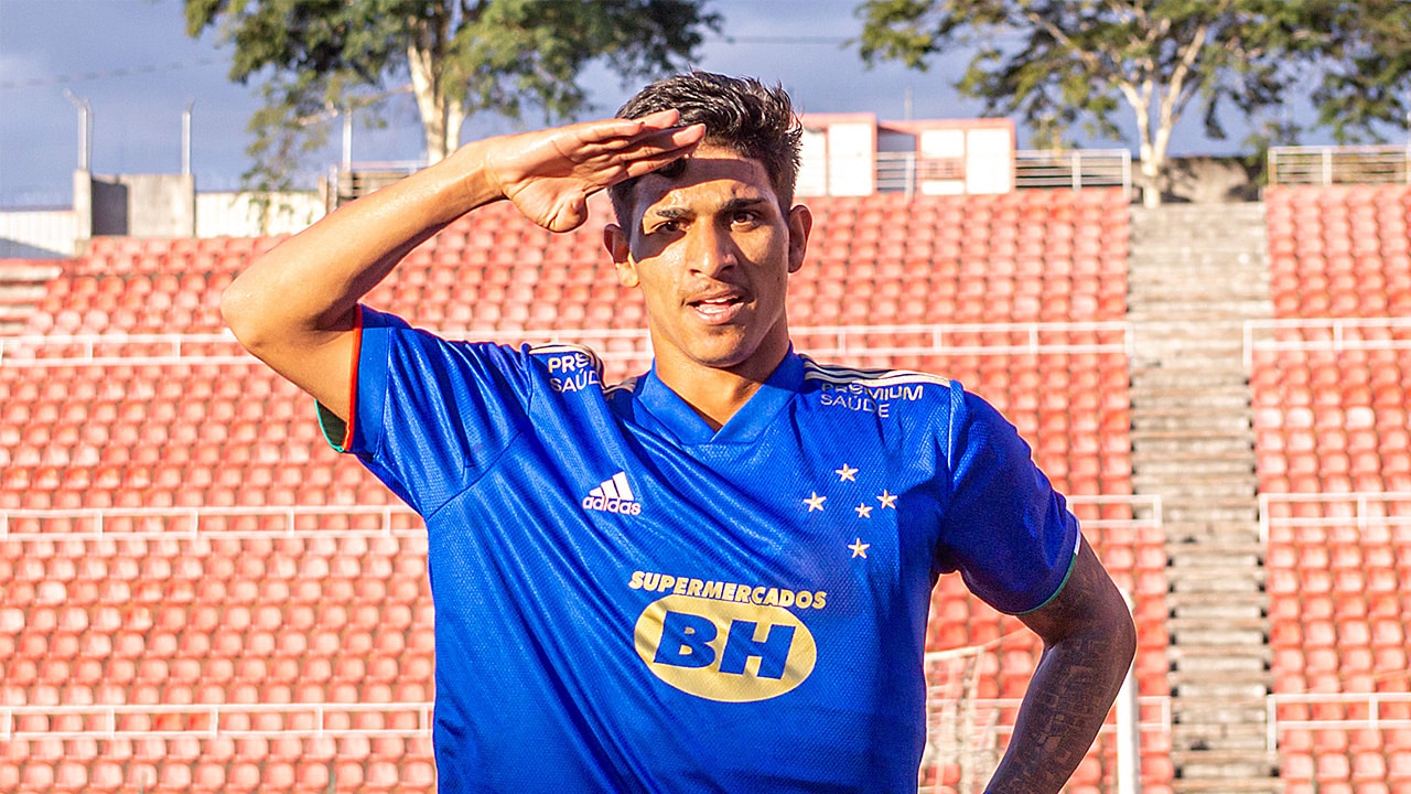 Meia que teve grande destaque na base, Igor Lemos deixa o Cruzeiro em definitivo
