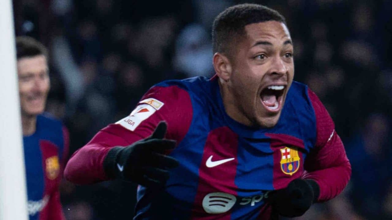 Vitor Roque superou Ronaldo no Barcelona