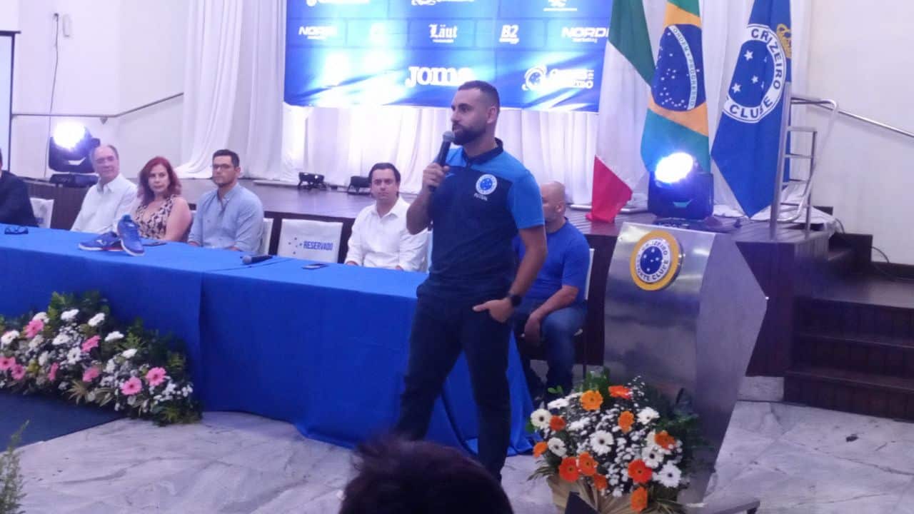 Lucas Mota, diretor do futsal do Cruzeiro