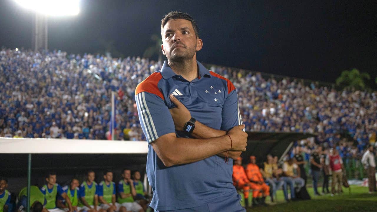 Nicolás Larcamón em Tombense x Cruzeiro