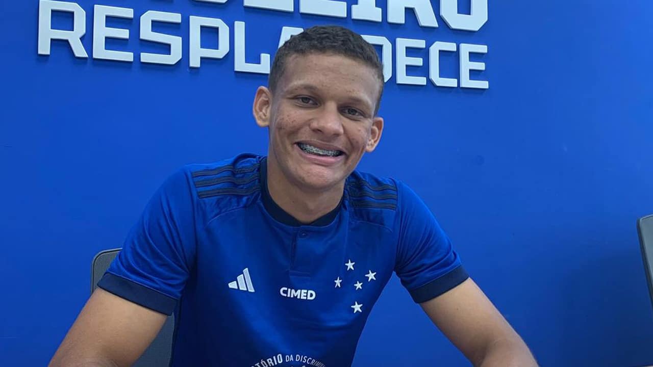 Cruzeiro contrata volante Janderson, ex-Fluminense-PI, jogador estava na mira do Corinthians