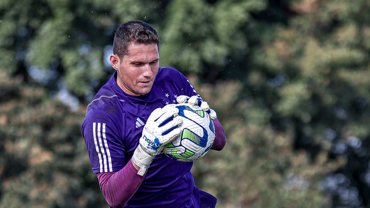 Cruzeiro oficializa saída do goleiro Rafael Cabral para o Grêmio