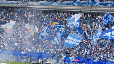 Organizadas do Cruzeiro preparam festa especial na entrada dos jogadores na final do Mineiro; veja