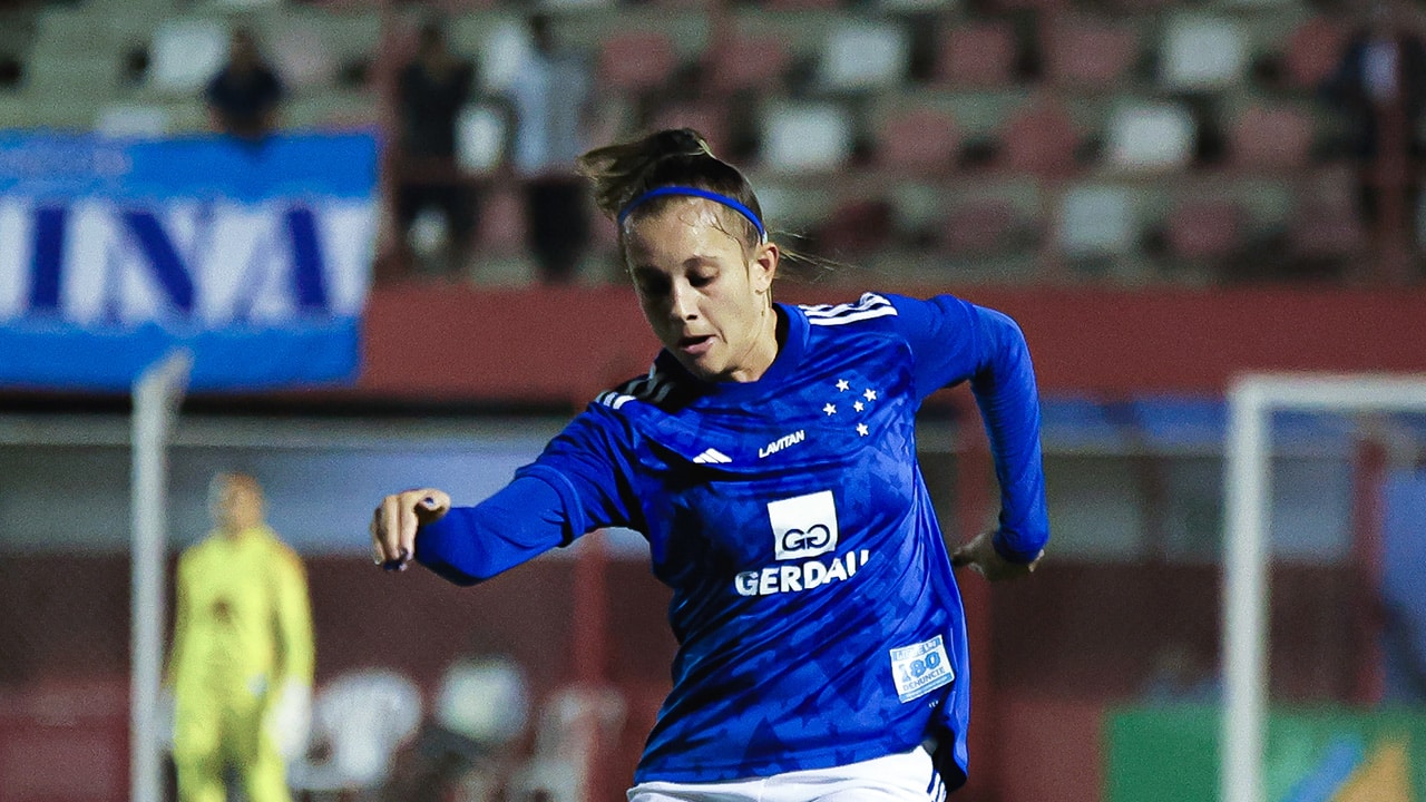 Zagueira do Cruzeiro, Vitória Calhau é convocada para período de treinamentos pré-Olímpico da Seleção Brasileira Feminina