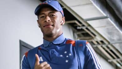 Cruzeiro vendeu Arthur Gomes