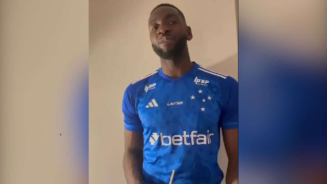 Bolasie comemora acerto com Cruzeiro