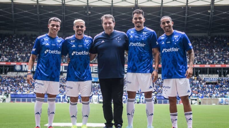 Em evento no Mineirão, Cruzeiro apresentou reforços para temporada de 2025; saiba como foi
