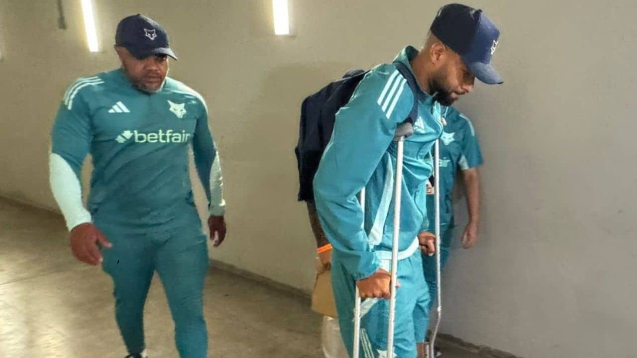 João Marcelo deixa Mineirão de muletas