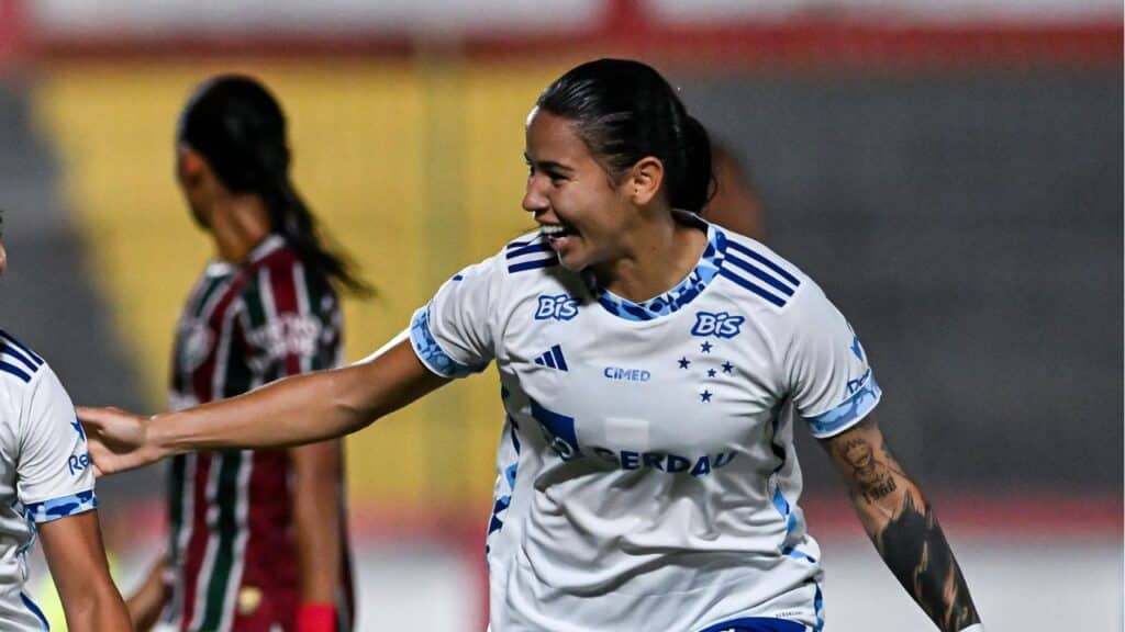 Meia do Cruzeiro é convocada para amistoso pela seleção colombiana