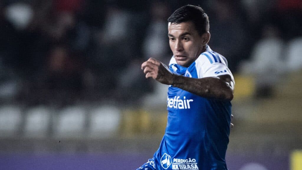 Após questionar reserva, Dudu é cortado de Cruzeiro x Vasco