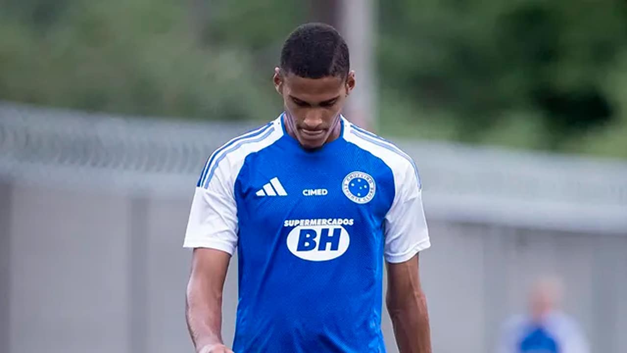 Lateral Samuca deixa a base do Cruzeiro e assina com outro time mineiro