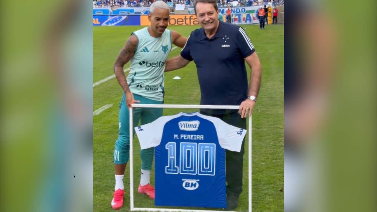 Matheus Pereira recebe homenagem do Cruzeiro pelos 100 jogos; veja