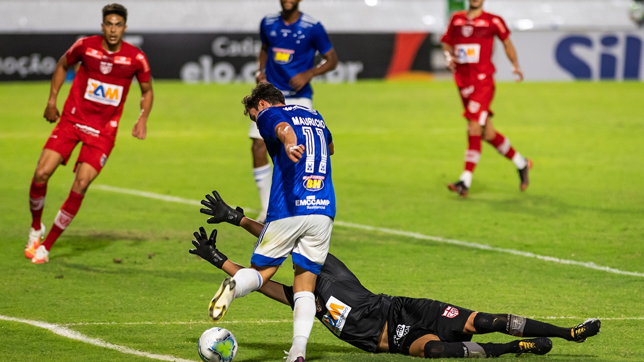 Quais são as estatísticas de confrontos diretos entre Cruzeiro e CRB nos últimos anos?