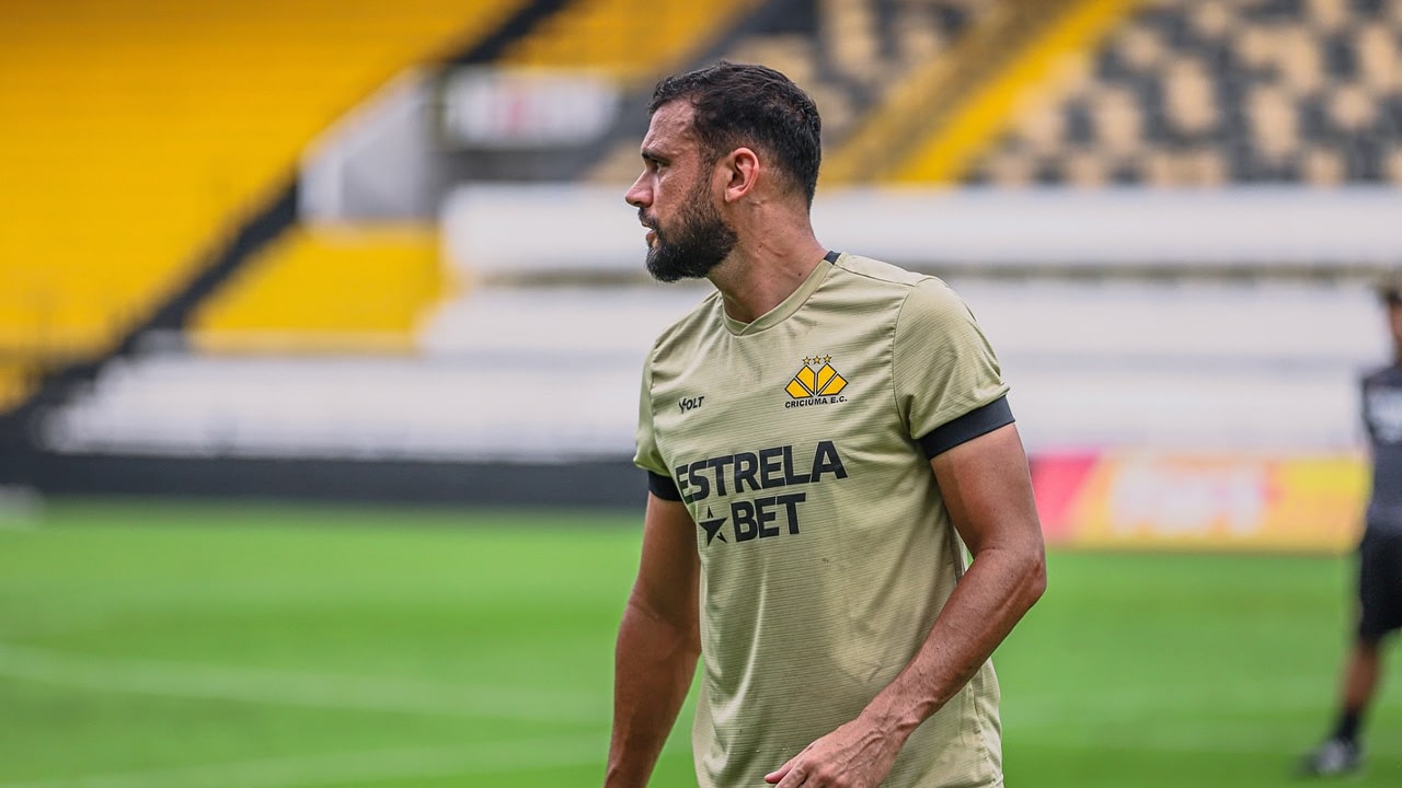 Ex-Cruzeiro, Luciano Castán ultrapassa a marca importante no Campeonato Brasileiro